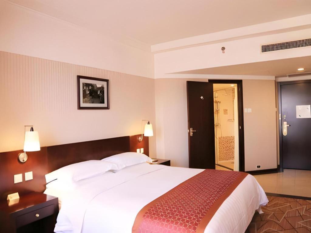 Dong Fang Hotel Beijing Luaran gambar