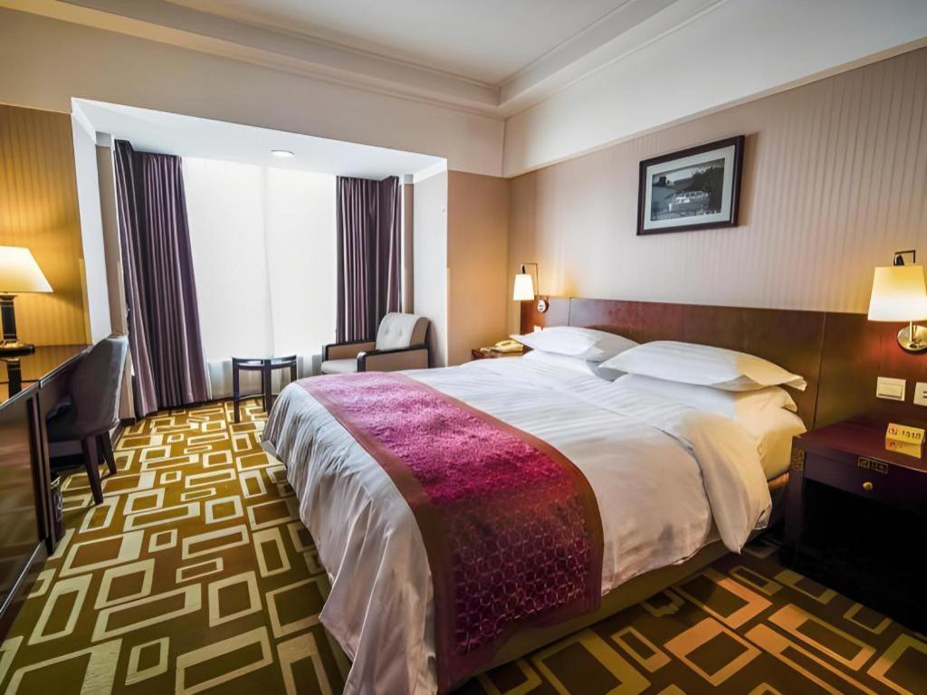 Dong Fang Hotel Beijing Luaran gambar