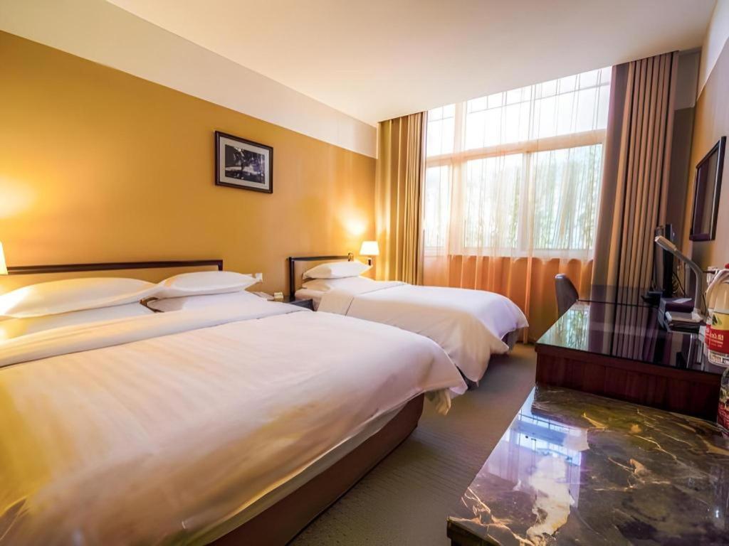 Dong Fang Hotel Beijing Luaran gambar