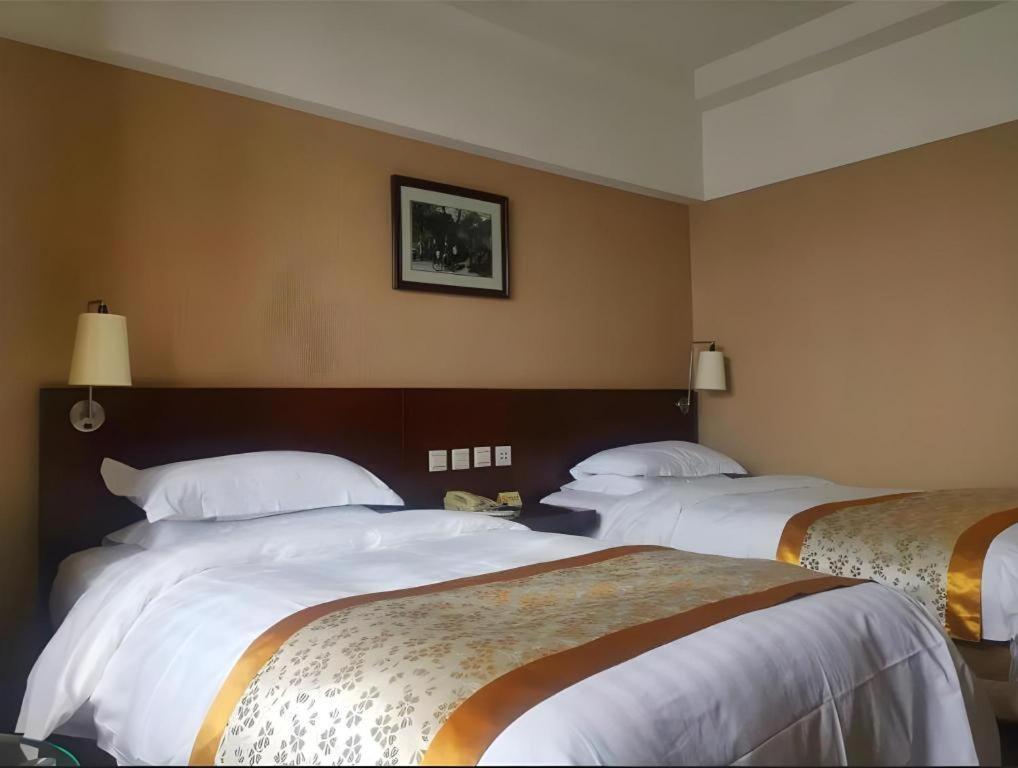 Dong Fang Hotel Beijing Luaran gambar
