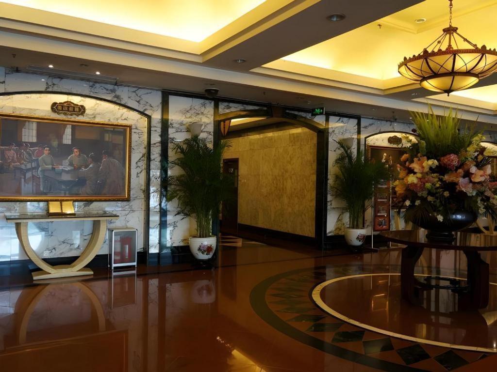 Dong Fang Hotel Beijing Luaran gambar