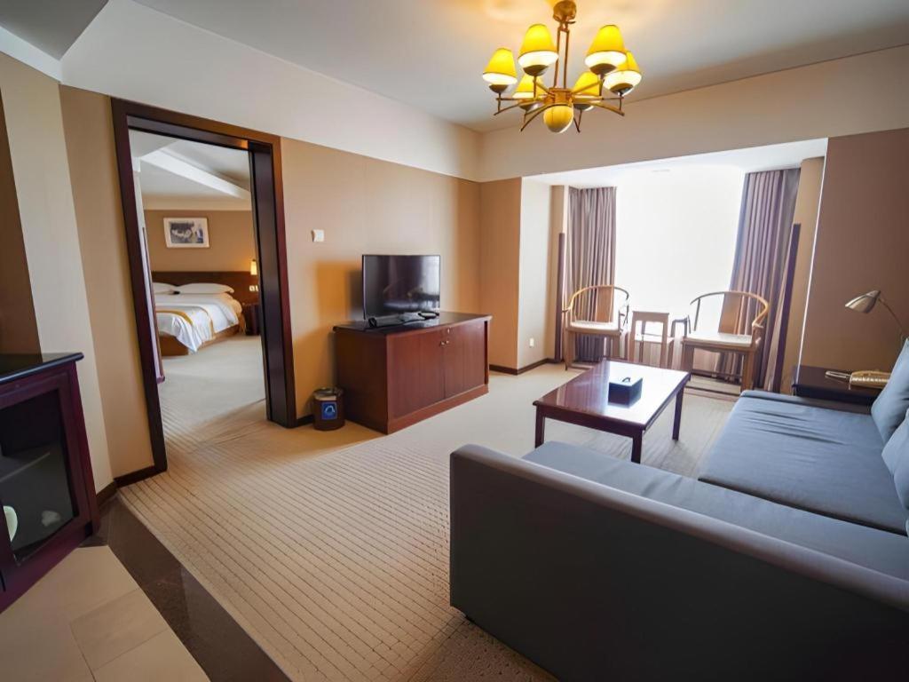 Dong Fang Hotel Beijing Luaran gambar